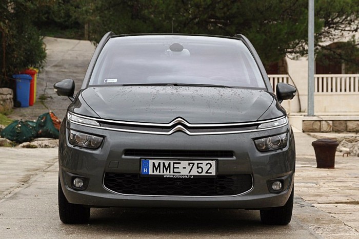 Utazás a bálna gyomrában 6 | Vezess Kissé esetlen, de kedves arc