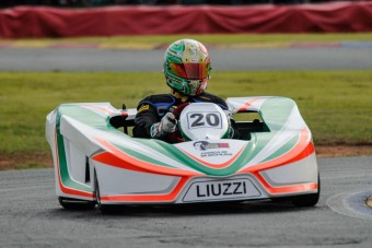 Liuzzi tarolt Massa versenyén