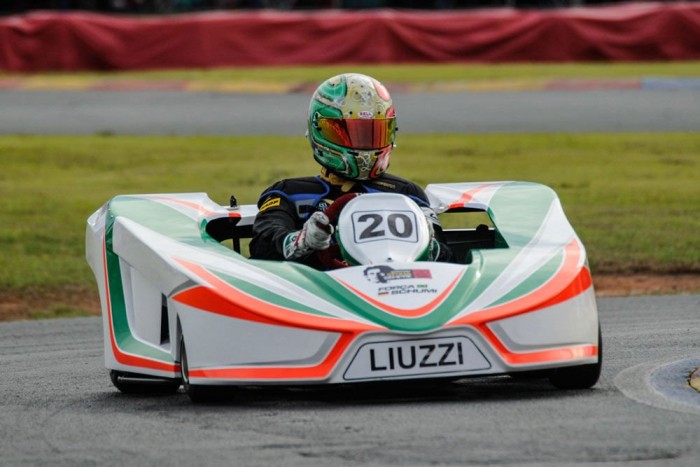 Liuzzi tarolt Massa versenyén 3 | Vezess Liuzzi tarolt Massa versenyén 3