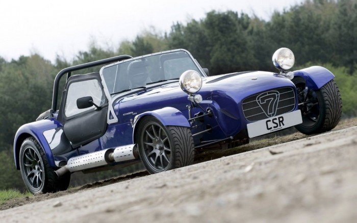 Magyar versenyautó a sufniban építve! 4 Caterham Seven CSR