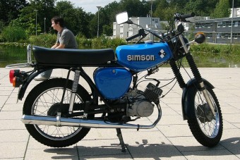 Traktorra és Simsonra vágyik a magyar