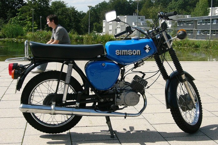 Traktorra és Simsonra vágyik a magyar