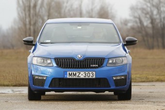 Octavia RS – Száguldás melegítőben