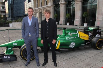 F1: Mindkét pilótát dobta a sereghajtó