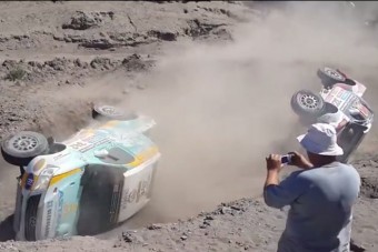 Kabaréba illő jelent a Dakaron