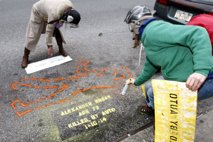 Önkéntesek járdafestéssel emlékeznek a január 10-én elgázolt, 73 éves Alexander Shearre