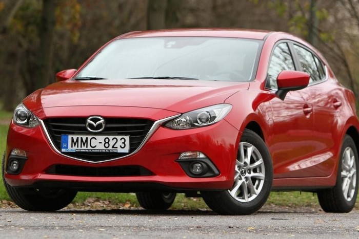 Az egyik magyar tesztautó, még az 52 centis rendszámmal