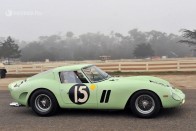 A 250 GTO (Gran Turismo Omologato) összesen harminckilenc példányban készült 1962 és 1964 között. Háromliteres, tizenkét hengeres motorja 300 lóerőt teljesített, aminek nem volt nehéz dolga a csupán 1,1 tonnás autóval. homologizációs céllal forgalomba bocsátott gépkocsit nem vásárolhatta meg akárki: Enzo Ferrari személyes jóváhagyása volt szükséges ahhoz, hogy a reménybeli vásárló hozzájuthasson az azóta minden idők legkívánatosabb Ferrarijának kikiáltott autóhoz.