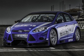 Ford Focus V8 versenyautó - vagy olyasmi...