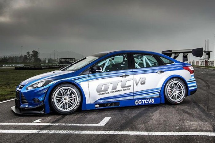 Ford Focus V8 versenyautó – vagy olyasmi… 6