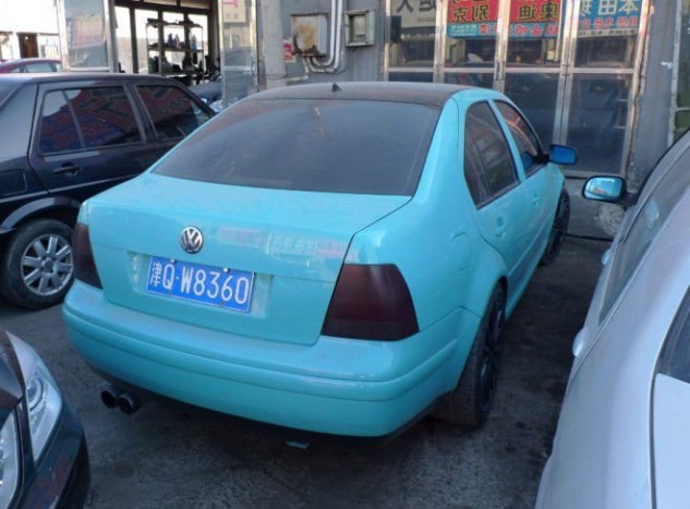 Émelyítő, babakék Volkswagen, amitől megfájdul a fogad 6 | Vezess Émelyítő, babakék Volkswagen, amitől megfájdul a fogad 6