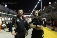 Eric Boullier csapatfőnök és Ciaron Pilbeam