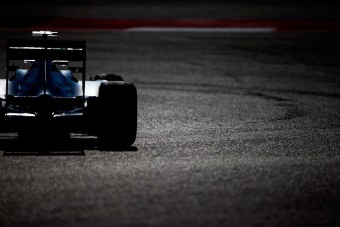 F1: Három csapat már pénteken tesztelt