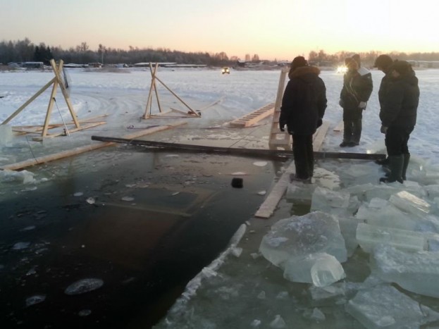 Terepjárót mentettek ki a jég alól 7