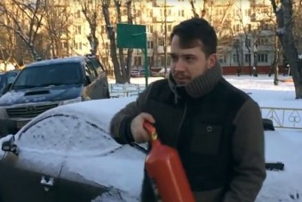 Belepte a hó a kocsit? Itt egy gyors megoldás!