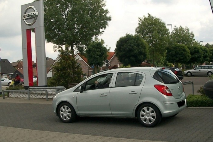 Nem a legolcsóbb autó kell a magyaroknak 4 8. Opel Corsa, 1133 db. 2013 már a kisautó nyolcadik éve volt a piacon, de öreg korára is sikeres maradt. Tavaly az Opel jelentős kedvezményekkel kínálta a Corsát, illetve az Astra H pótlására szánt Merivát és J Astrát is