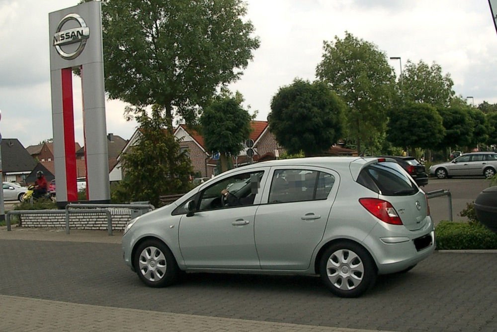 8. Opel Corsa, 1133 db. 2013 már a kisautó nyolcadik éve volt a piacon, de öreg korára is sikeres maradt. Tavaly az Opel jelentős kedvezményekkel kínálta a Corsát, illetve az Astra H pótlására szánt Merivát és J Astrát is