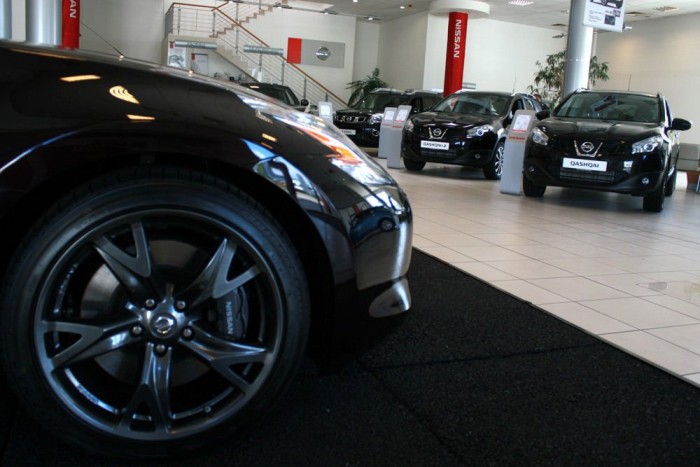 Nem a legolcsóbb autó kell a magyaroknak 2 10. Nissan Qashqai, 1001 db. A Qashqait az importőr év végén egymillió forintos kedvezménnyel futtatta ki, a 3 999 000 forinttól hirdetett autó hamar el is fogyott. Ügyes stratégia volt, a hiány jól előkészítette a pályát drágább második generációnak, amely az idei számokat hozhatja