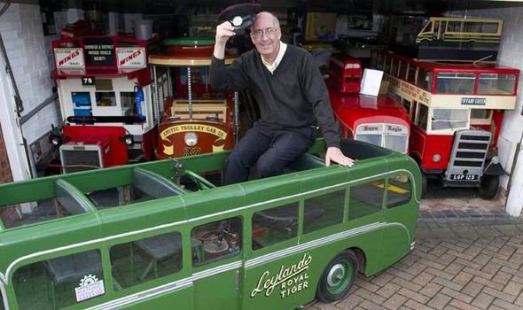 Több ezer buszt gyűjtött össze