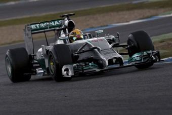 F1: Videón Hamilton balesete