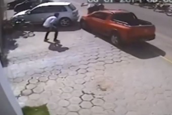 Gondolkodás nélkül ütötték el a motoros tolvajokat