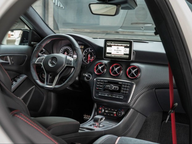 Tevék között, homokban csapat a kis Merci 10