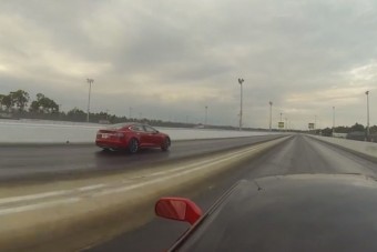 Villanyautó az izomautó ellen - melyik a gyorsabb?