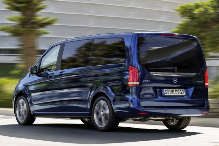 V-osztály: Luxusbusz a Mercedestől 7