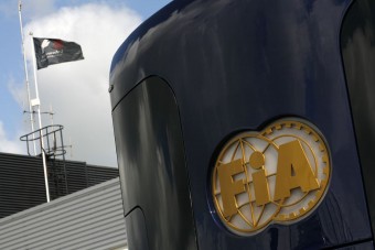 F1: Késik az új csapat kiválasztása