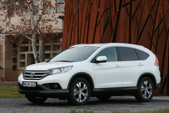 Igaz lehet az 5 literes fogyasztás? 10 | Vezess Igazán a kiadós túrák fekszenek az autónak. Ülései kényelmesek, rugózása kellően finom