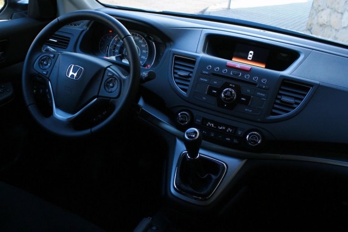 Igaz lehet az 5 literes fogyasztás? 9 | Vezess Jól elérhető a könnyen járó váltó, a minőségérzet kedvező