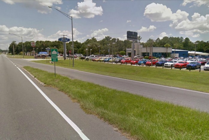 Autót lopott a tolókocsis koldus 3 | Vezess Ebből a kereskedésből vitte el a 2008-as Pontiac G6-ost