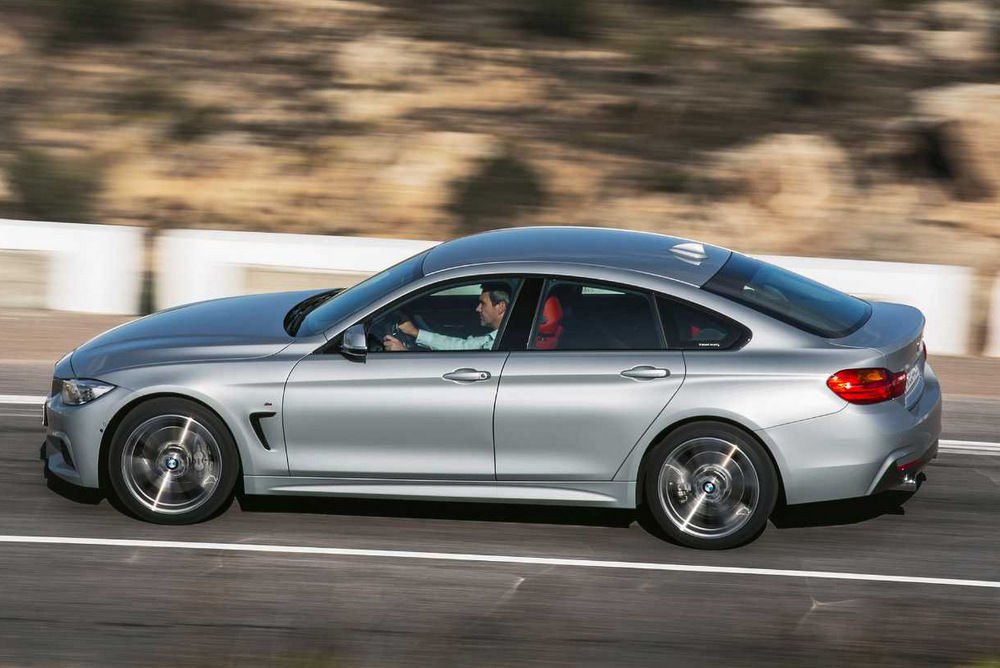 A kupéval azonos alapterületen, de határozottan jobb helykínálattal és négy ajtóval lépett színre a BMW középkategóriás családjának harmadik tagja, a BMW 4 Gran Coupé.