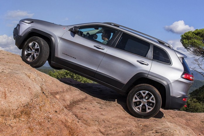 Európában a Jeep Cherokee 8