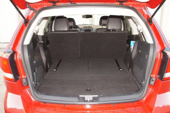 Ötszemélyesként 758, kétszemélyesként 1460 literes a csomagtér