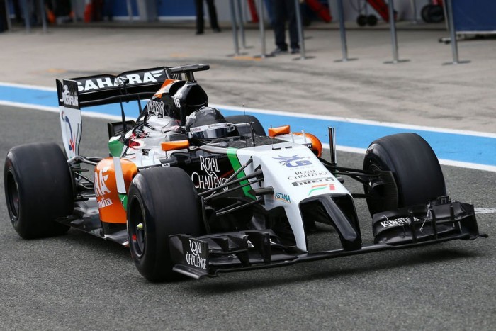 F1: Melyik a legrútabb versenyautó idén? Szavazz! 8 | Vezess Force India VJM07 - Nem tököltek a tervezők, pont ezért lett tökorrú a Force India, csak a szabálykönyvben meghatározott maximális magasság miatt ragasztottak egy fekete rudat az autó elejére
