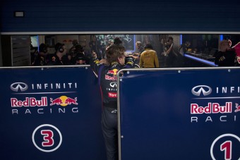 F1: A Red Bull nem adja a főnököt