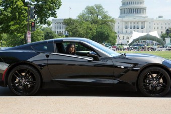 Fekete Özvegy az új Corvette-ben