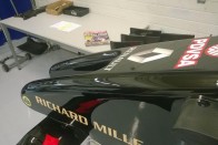 F1: Az első fotó a Lotus-agyarakról 6