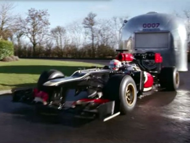 Így még nem vontattak lakókocsit! – videó