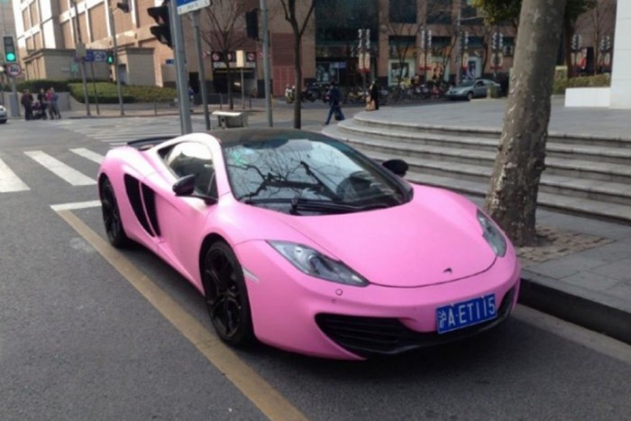 A McLarent is utolérte a rózsaszín őrület 3 | Vezess A McLarent is utolérte a rózsaszín őrület 3