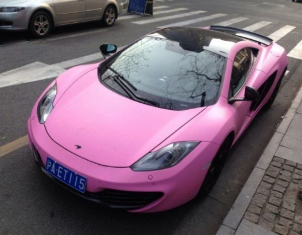 A McLarent is utolérte a rózsaszín őrület 4 | Vezess A McLarent is utolérte a rózsaszín őrület 4