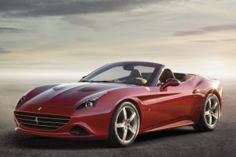 Turbómotorral újít a Ferrari kupé-kabriója