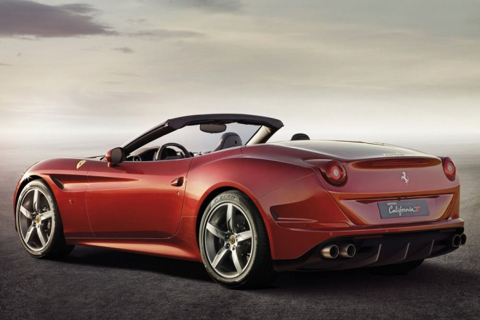 Turbómotorral újít a Ferrari kupé-kabriója 7