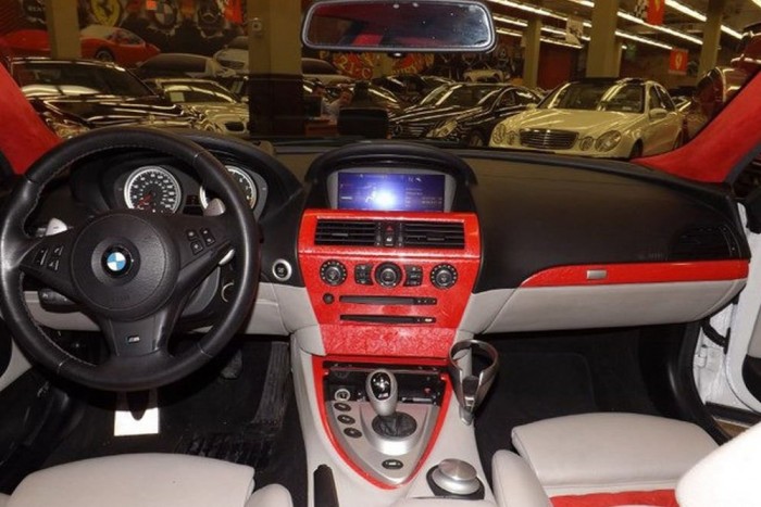 500 lóerős BMW, papagájnak öltöztetve 12 | Vezess 500 lóerős BMW, papagájnak öltöztetve 12