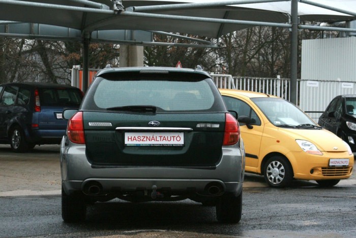 Használt autó: csak dízel ne legyen? 10 Új padlólemezt vezetett be a 2003-ban bemutatott negyedik generáció. Kétmillió alatt találni szervizkönyves, keveset futott autókat