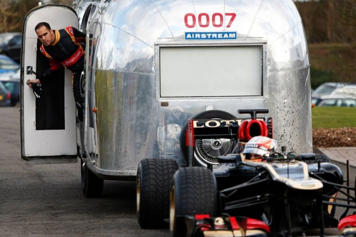 F1: Így készült a Lotus lakókocsis videója 10 F1: Így készült a Lotus lakókocsis videója 10