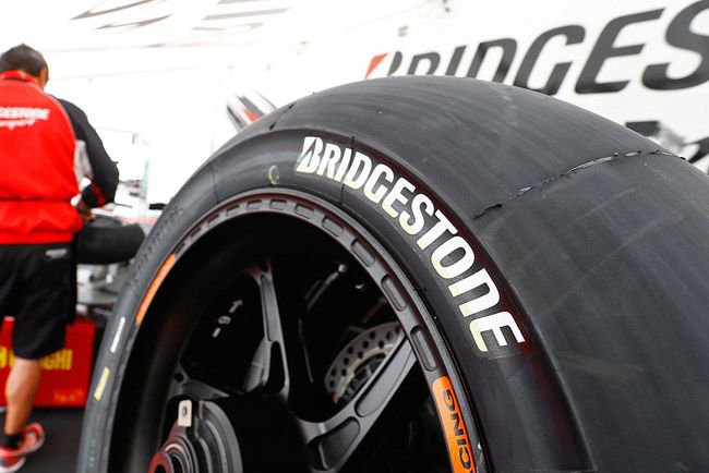 Gigabírságot fizet a neves gumigyártó