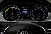 Már kapható az elektromos VW Golf! 14