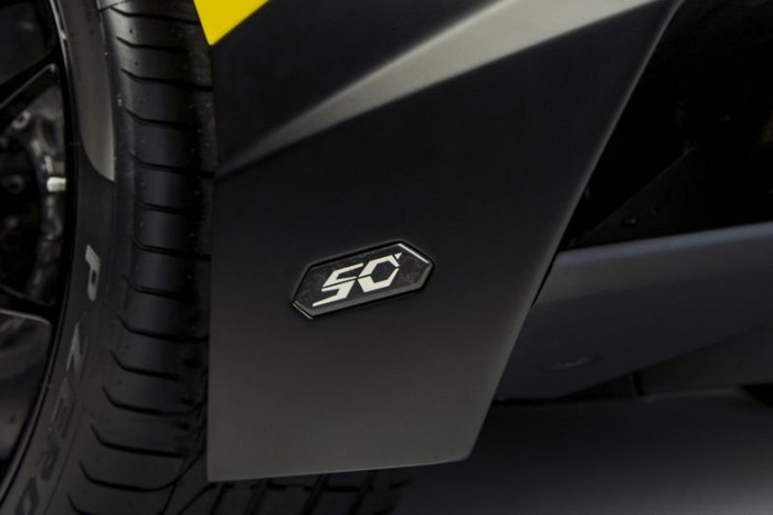 Vízen közeledő Lamborghini 13